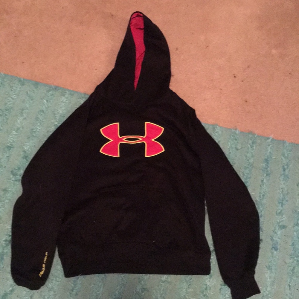 Black under armour sweatshirt.
